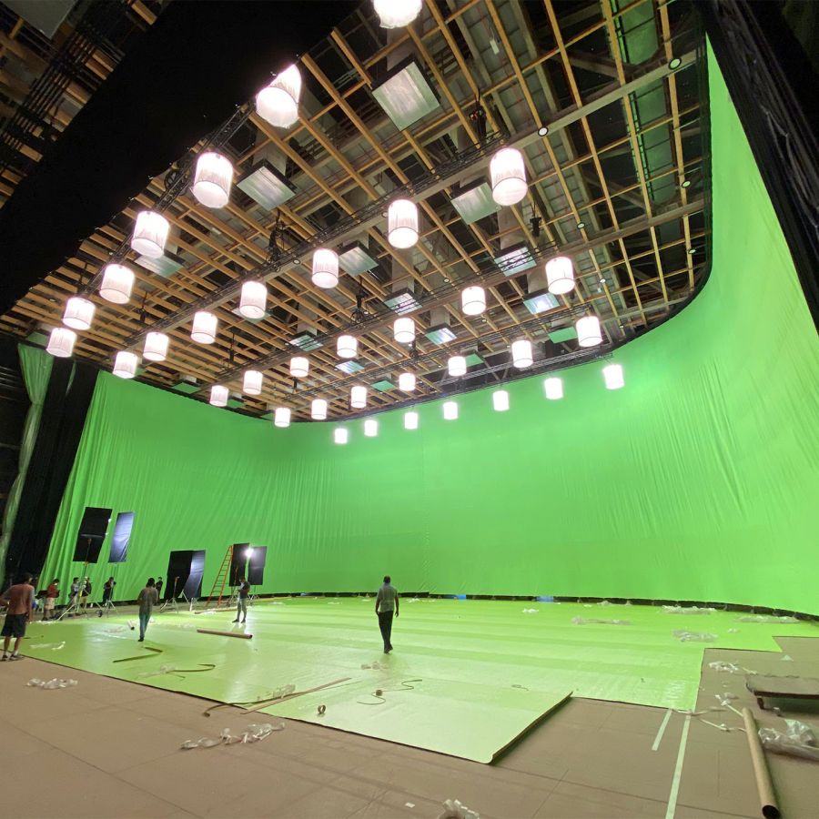 Plato de 2.300 m2 cubierto de croma