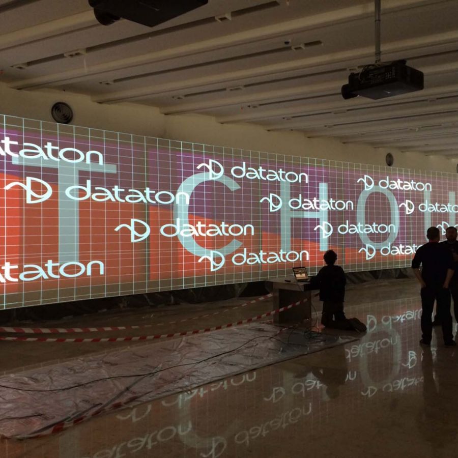 Calibrando los proyectores para proyección de gran formato