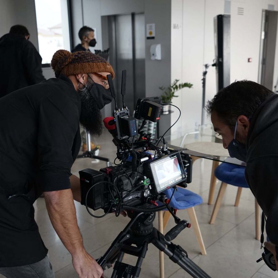 Antonio Galisteo tras la cámara en el Hotel Kivir